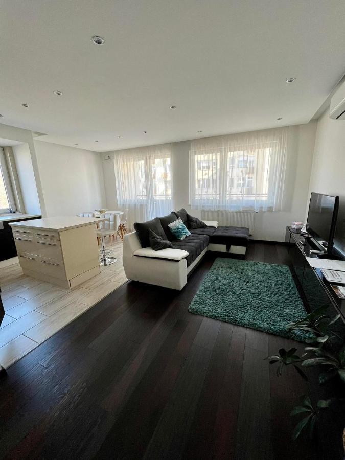 Appartement Big Forest Apartman à Debrecen Extérieur photo