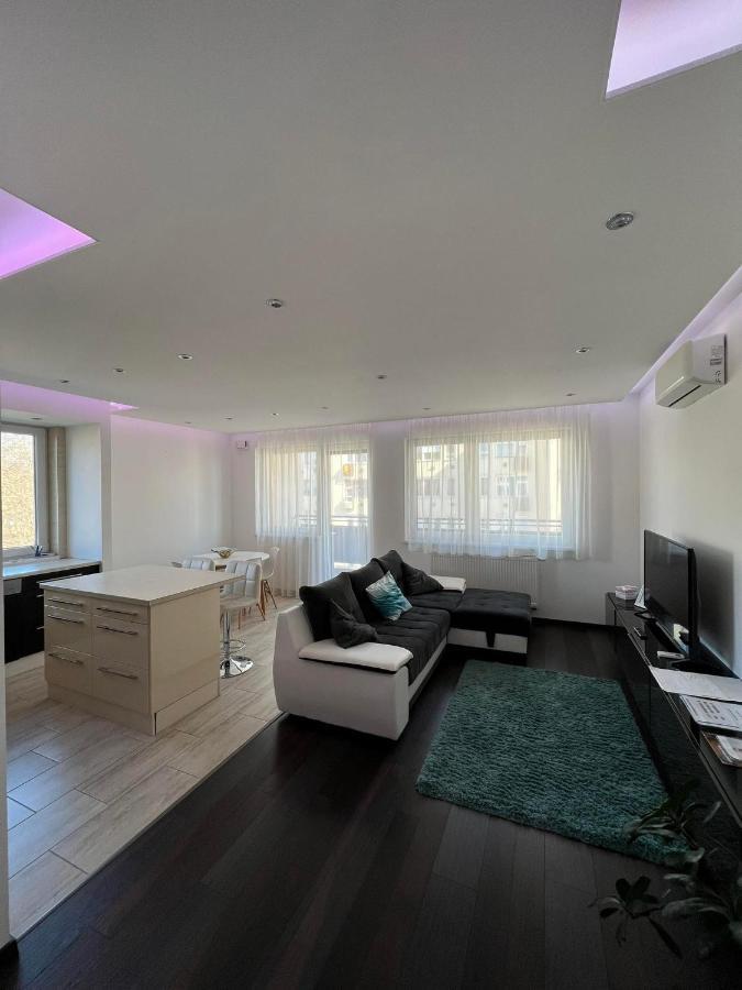 Appartement Big Forest Apartman à Debrecen Extérieur photo